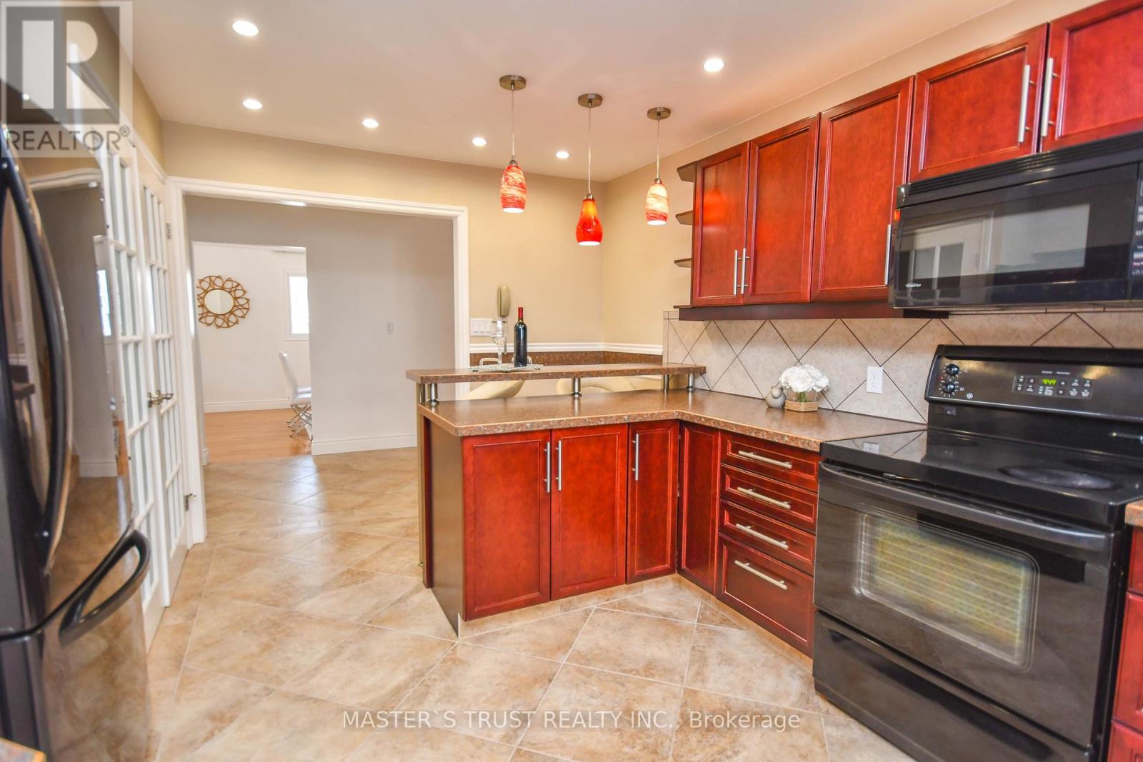 Upper Unit - 197 Browning Trail, Barrie (Letitia Heights), Ontario  L4N 5H6 - Photo 10 - S12556134