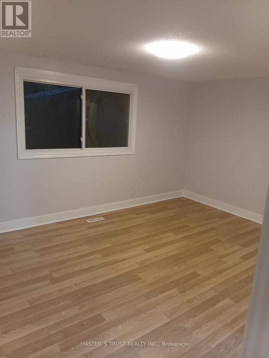 Upper Unit - 197 Browning Trail, Barrie (Letitia Heights), Ontario  L4N 5H6 - Photo 19 - S12556134