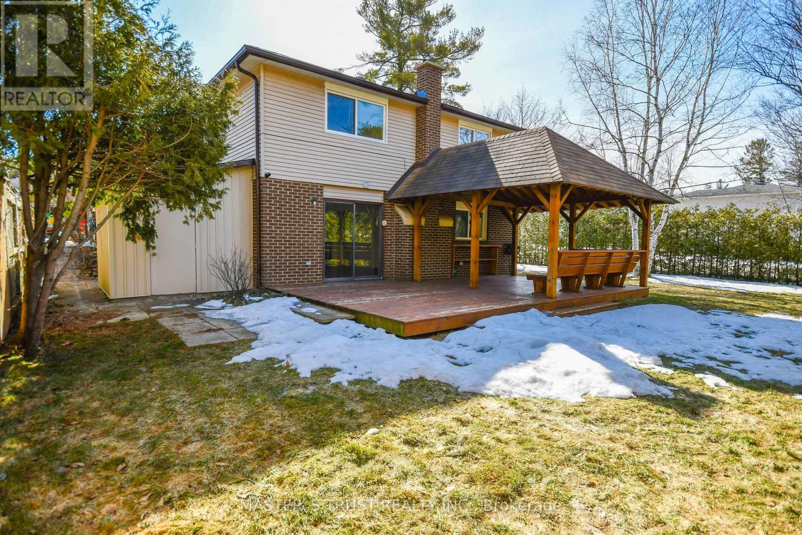 Upper Unit - 197 Browning Trail, Barrie (Letitia Heights), Ontario  L4N 5H6 - Photo 5 - S12556134