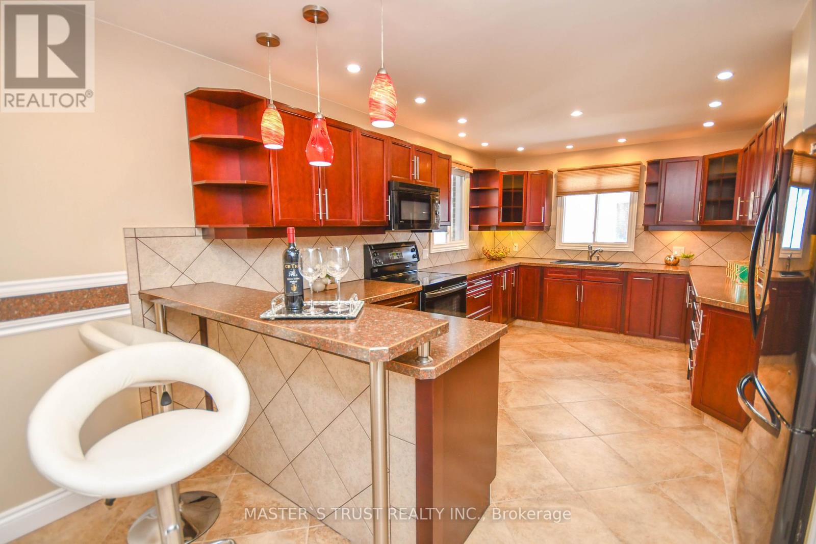 Upper Unit - 197 Browning Trail, Barrie (Letitia Heights), Ontario  L4N 5H6 - Photo 8 - S12556134