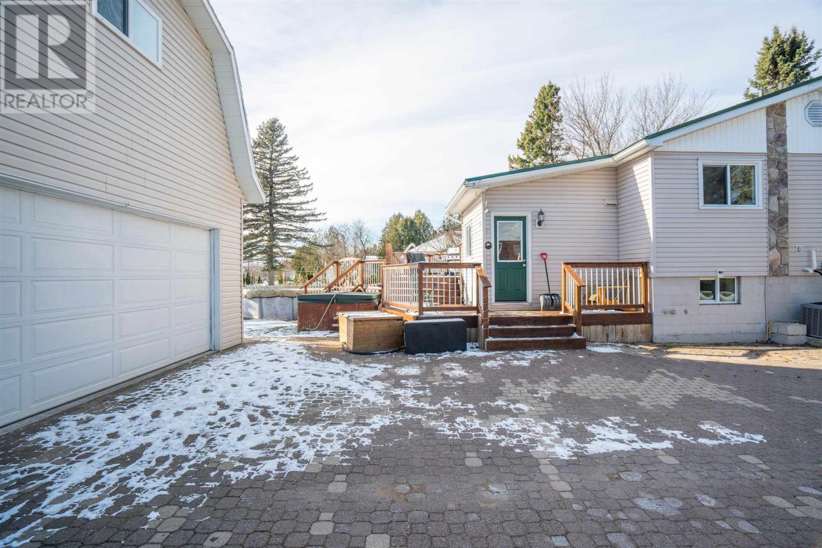 1519 Third Lin, Sault Ste. Marie, Ontario  P6A 6J8 - Photo 9 - SM253255