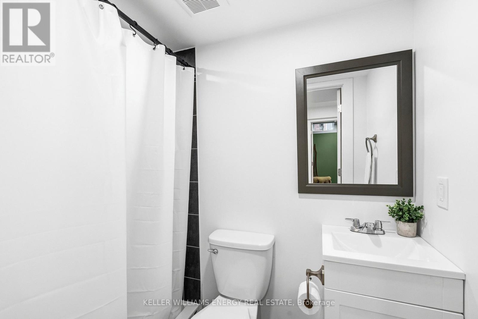 97 Deverell Street, Whitby, Ontario  L1R 1V9 - Photo 37 - E12556192