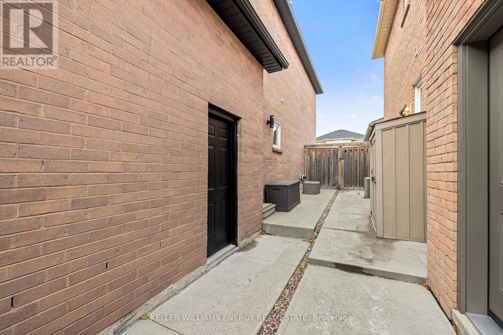 97 Deverell Street, Whitby, Ontario  L1R 1V9 - Photo 38 - E12556192