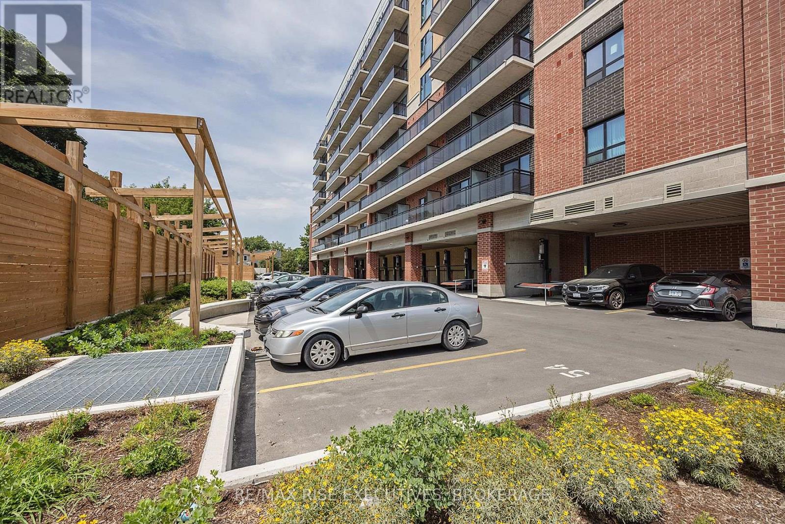 515 - 652 Princess Street, Kingston, Ontario K7L 1E5 - Photo 3 - X12556256