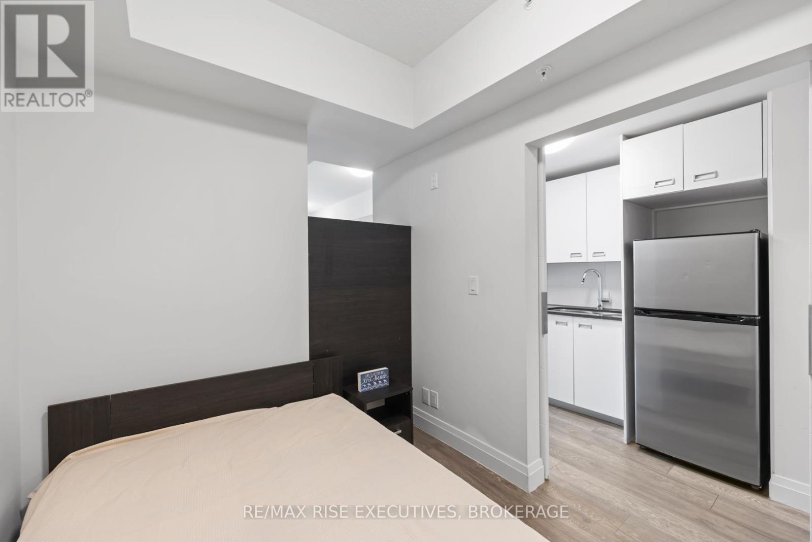 515 - 652 Princess Street, Kingston, Ontario K7L 1E5 - Photo 43 - X12556256