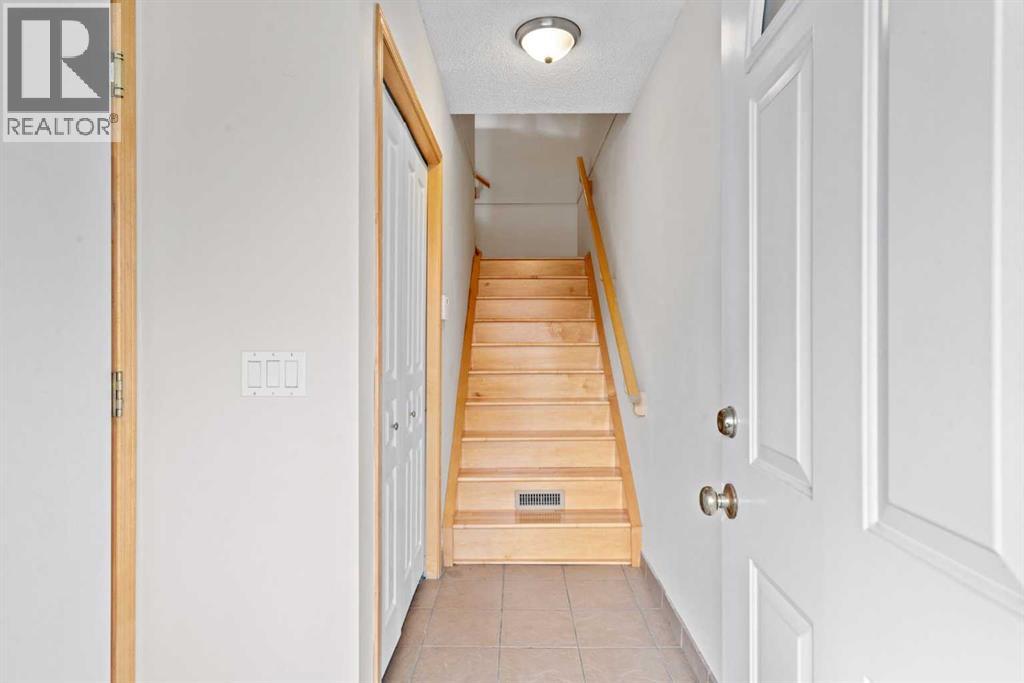 651 Killarney Glen Court Sw, Calgary, Alberta  T3E 7H4 - Photo 4 - A2270724