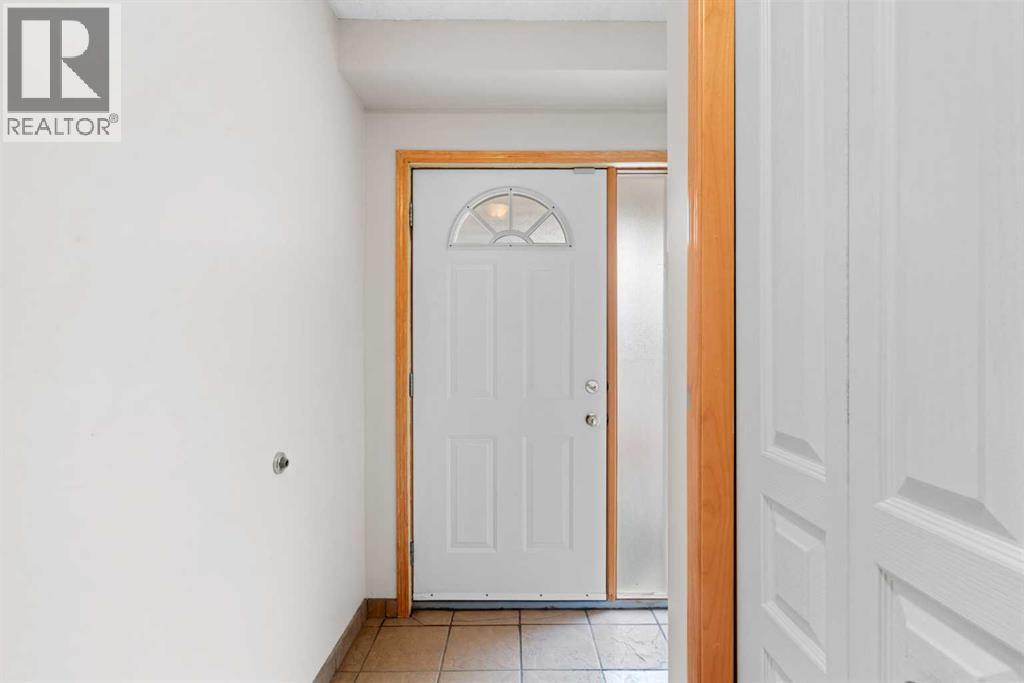 651 Killarney Glen Court Sw, Calgary, Alberta  T3E 7H4 - Photo 3 - A2270724