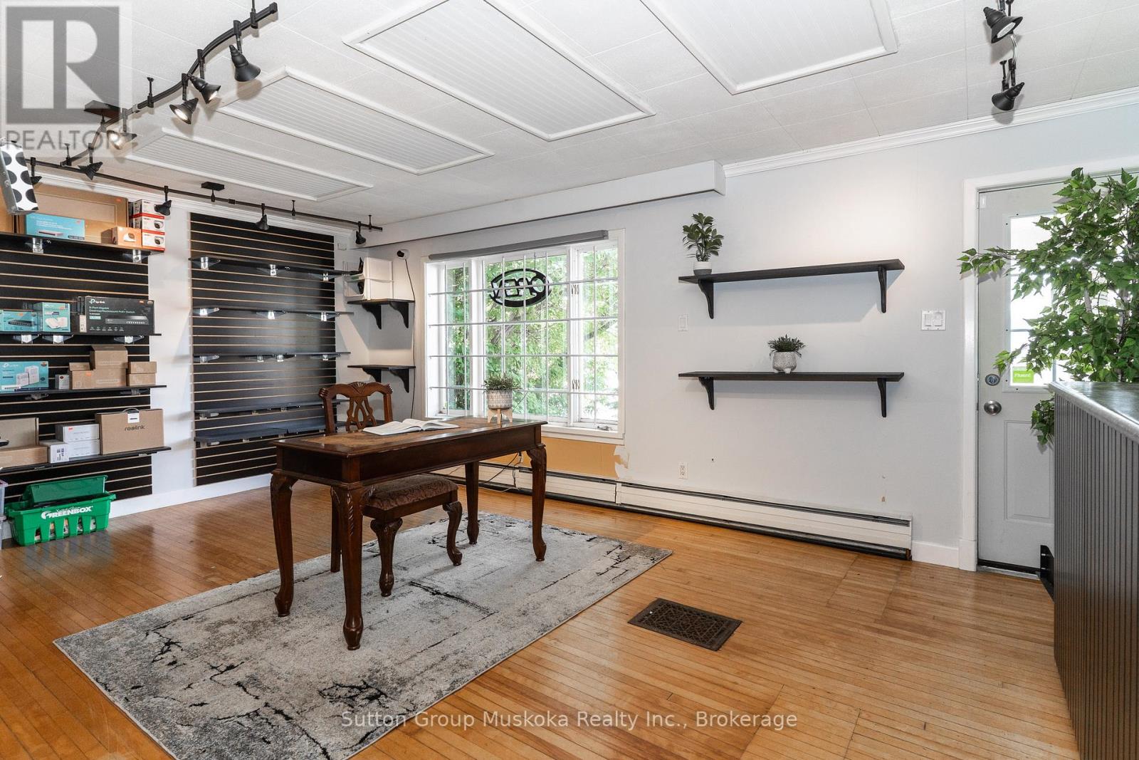 6 Chaffey Street, Huntsville, Ontario P1H 1H4 - Photo 3 - X12556174