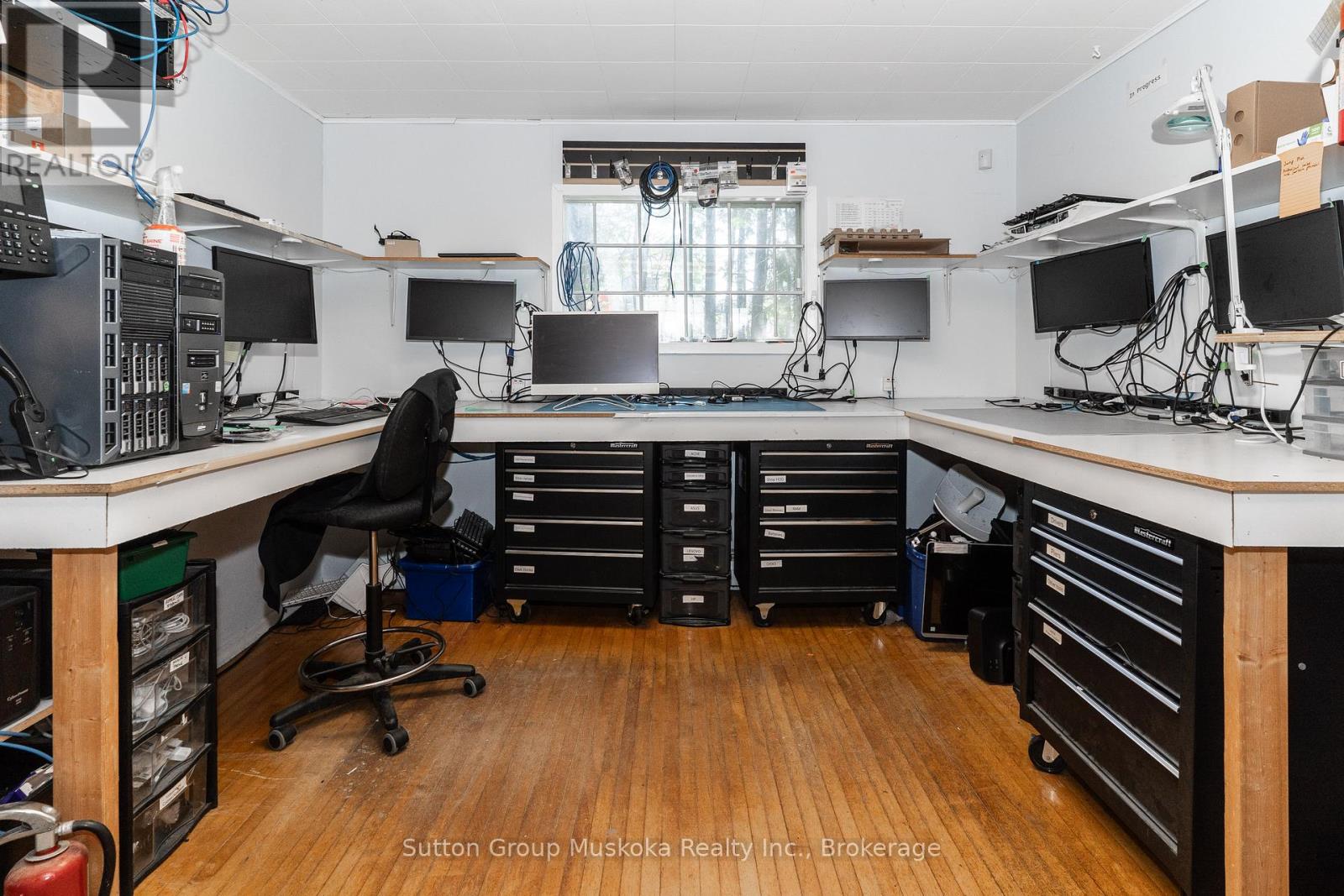 6 Chaffey Street, Huntsville, Ontario P1H 1H4 - Photo 4 - X12556174