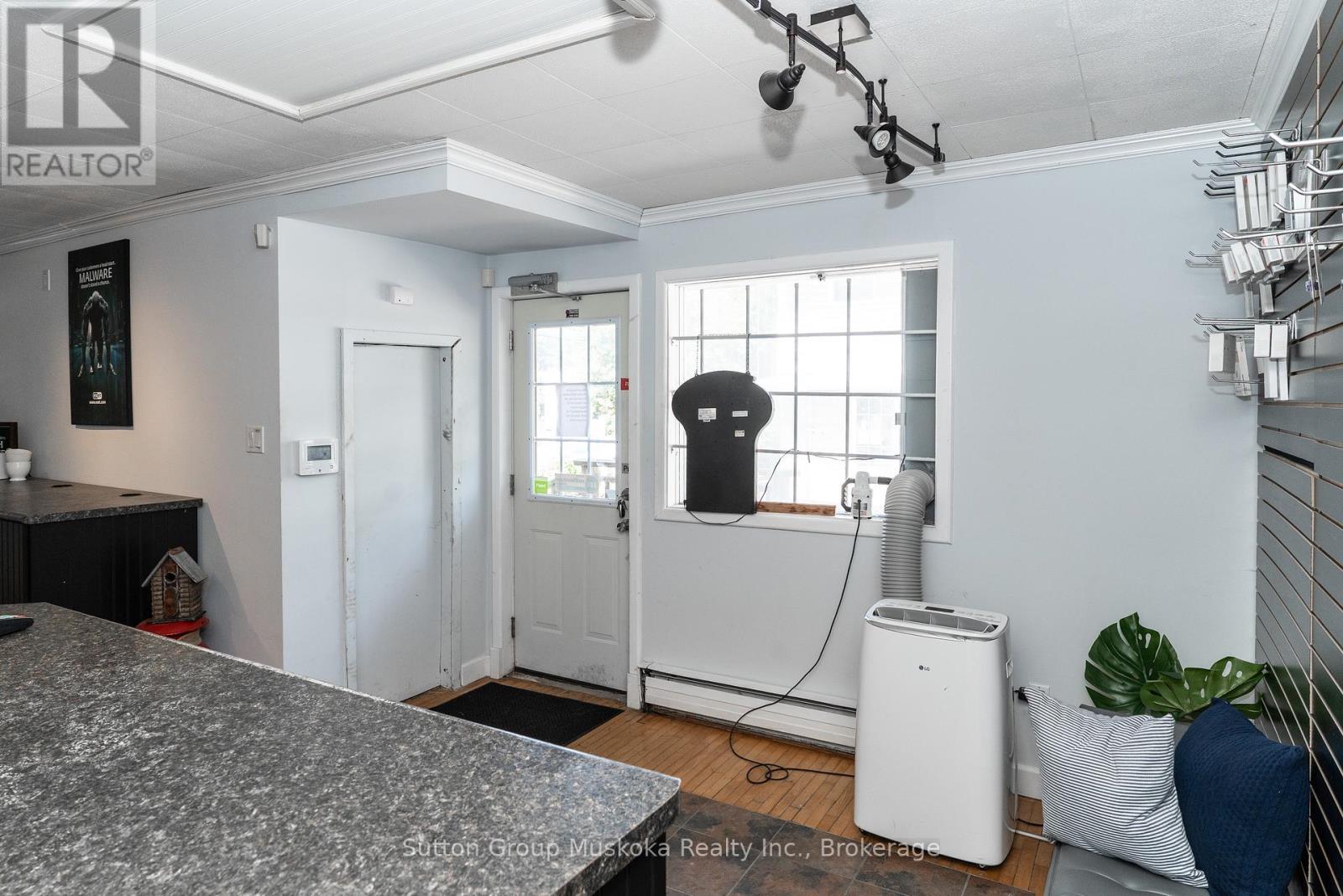 6 Chaffey Street, Huntsville, Ontario P1H 1H4 - Photo 6 - X12556174