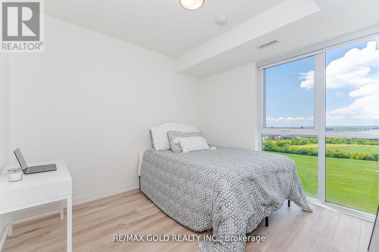 1104 - 345 Wheat Boom Drive, Oakville, Ontario  L6H 7X4 - Photo 10 - W12555936