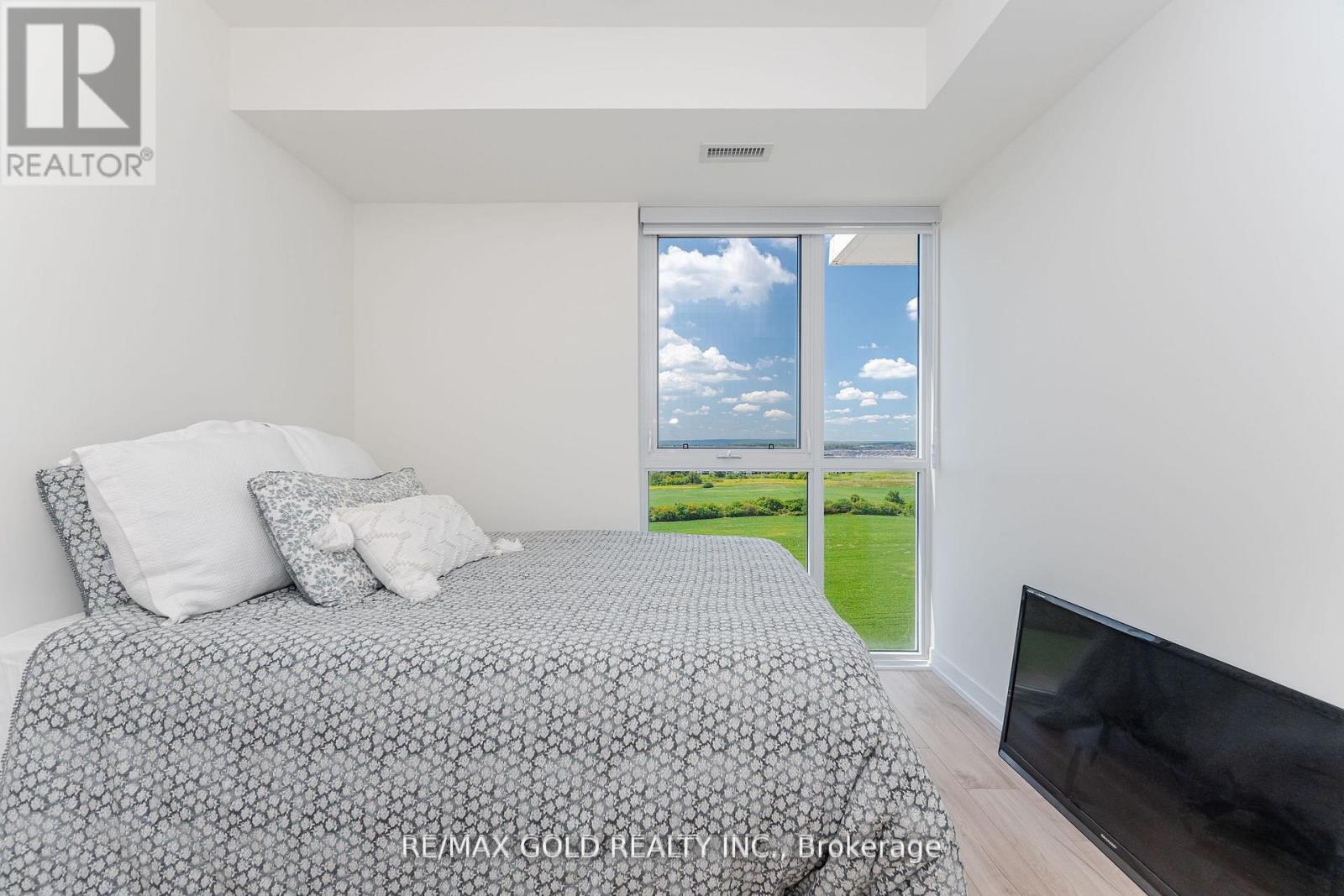 1104 - 345 Wheat Boom Drive, Oakville, Ontario  L6H 7X4 - Photo 11 - W12555936