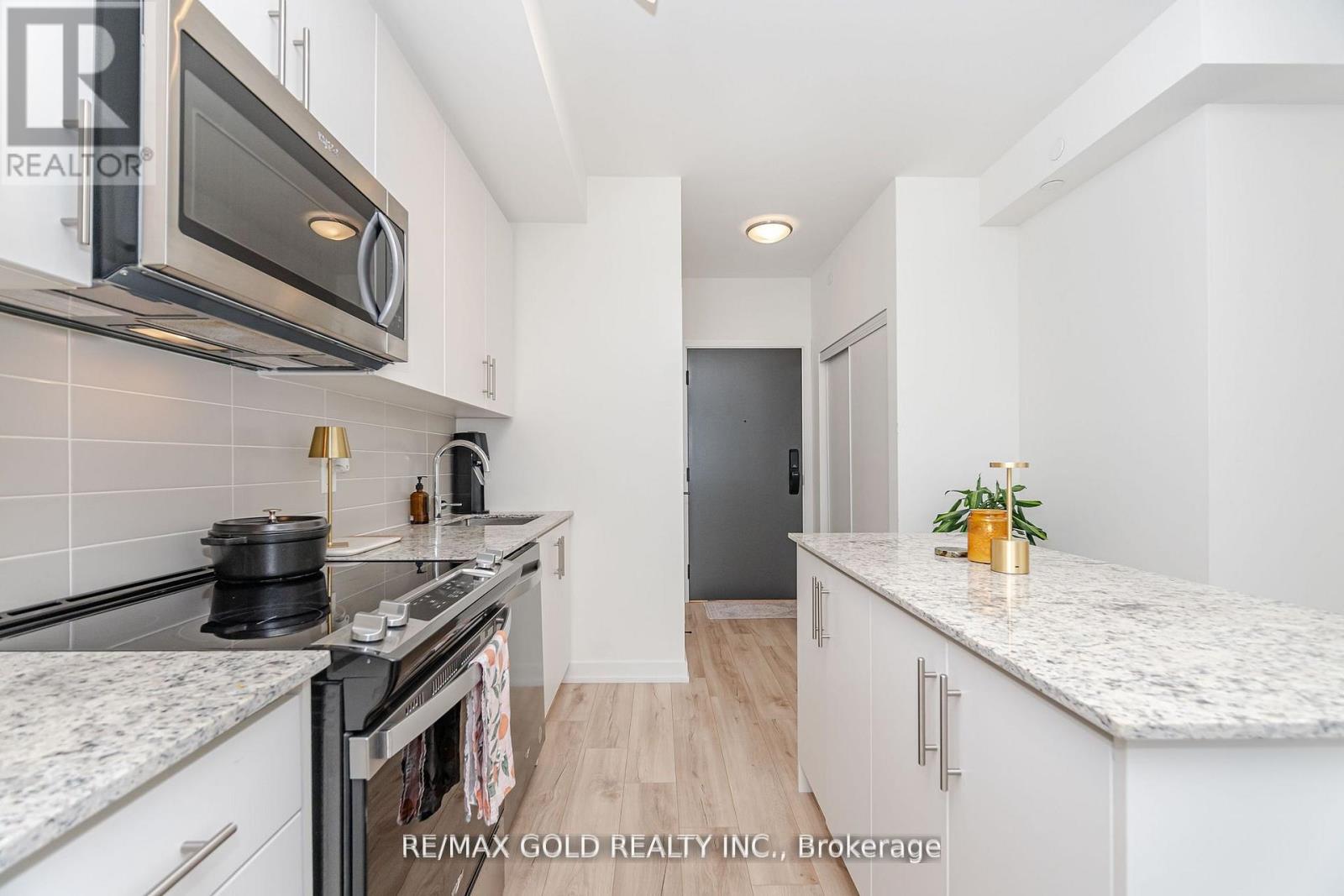 1104 - 345 Wheat Boom Drive, Oakville, Ontario  L6H 7X4 - Photo 5 - W12555936