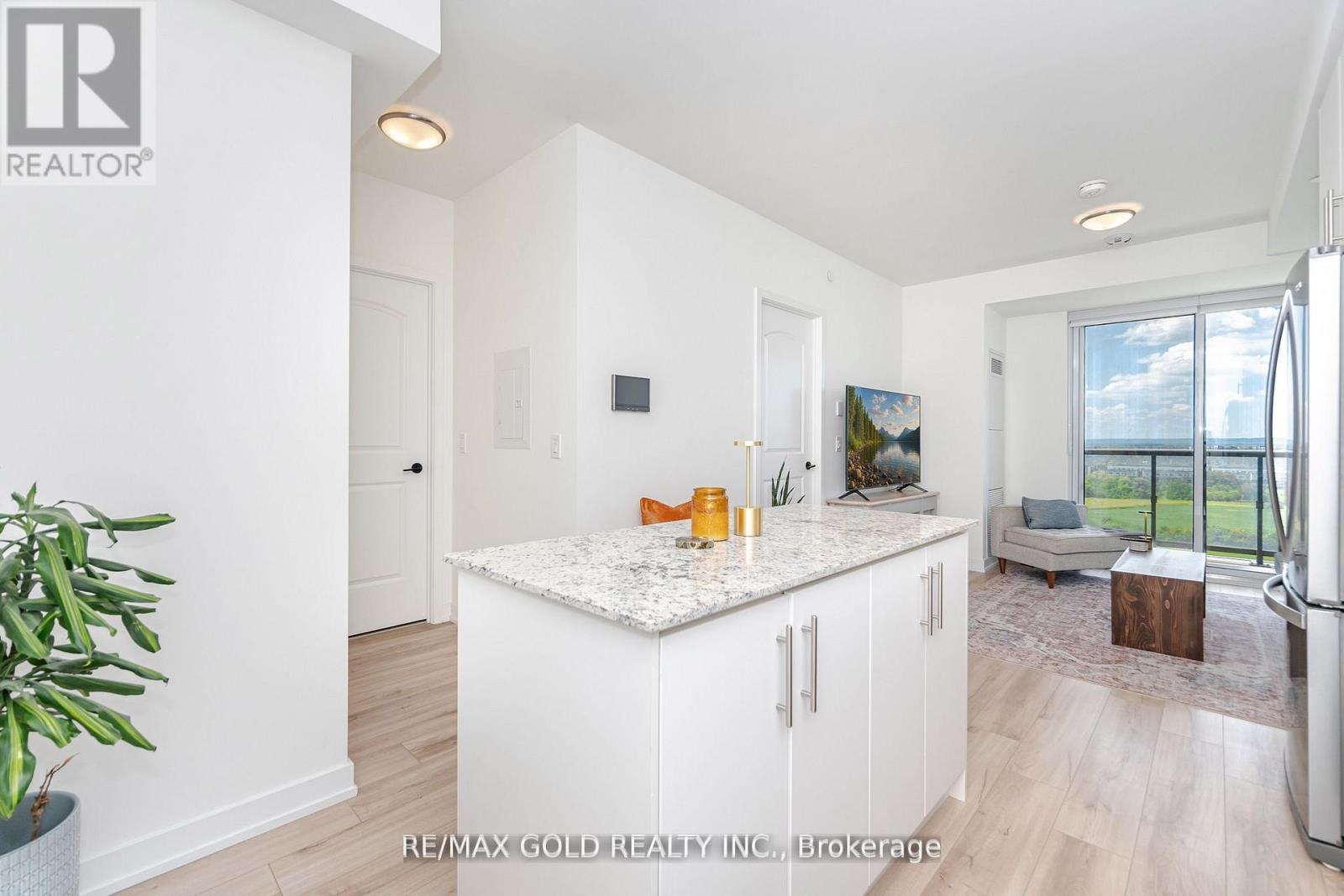 1104 - 345 Wheat Boom Drive, Oakville, Ontario  L6H 7X4 - Photo 6 - W12555936