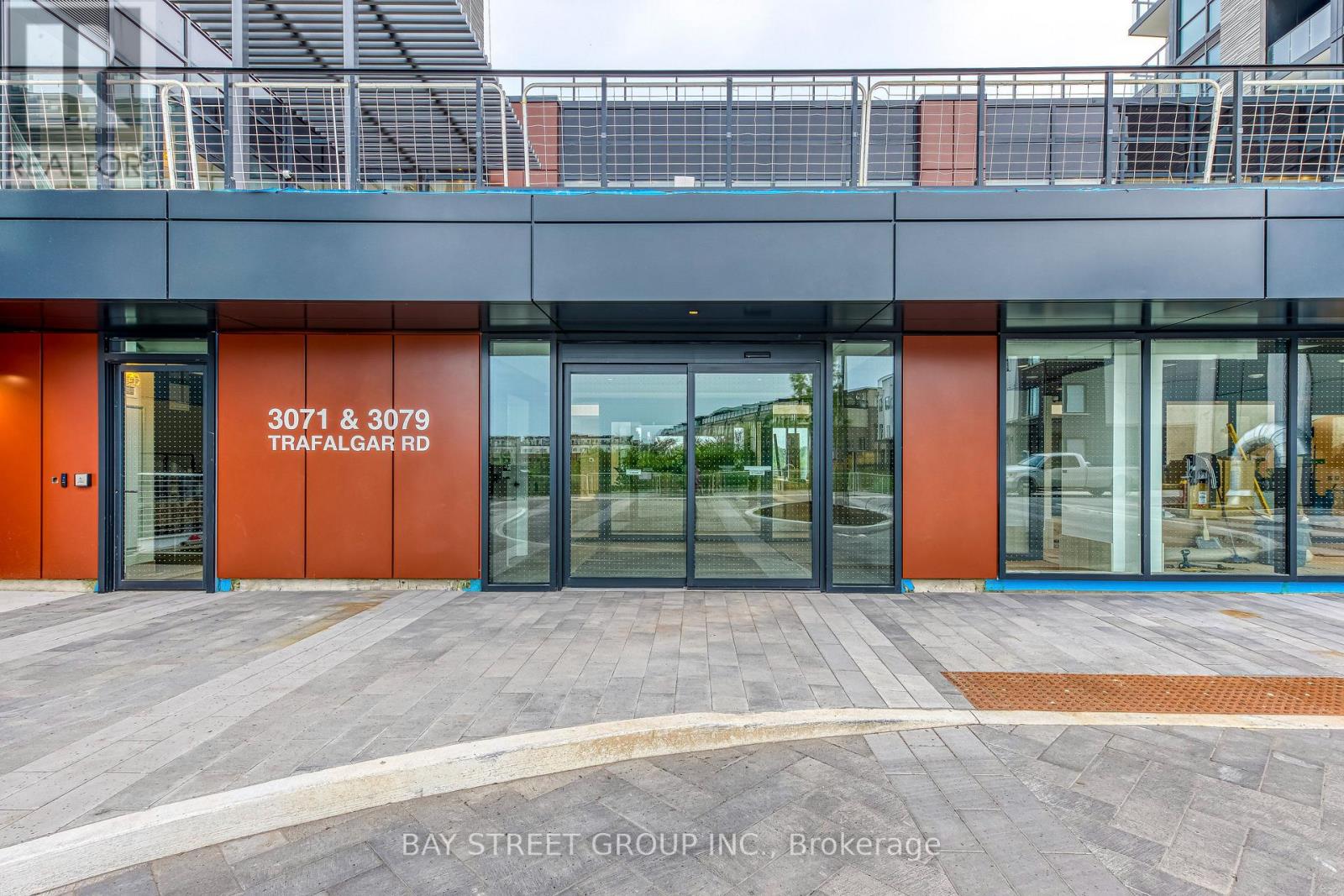 1307 - 3071 Trafalgar Road, Oakville, Ontario  L6H 8C6 - Photo 3 - W12556012