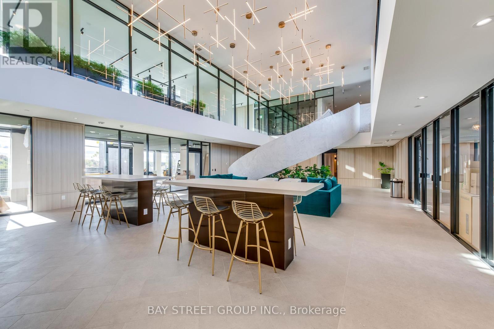 1307 - 3071 Trafalgar Road, Oakville, Ontario  L6H 8C6 - Photo 4 - W12556012