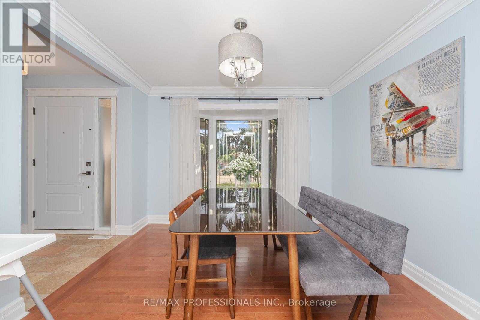 34 Lorraine Crescent, Brampton, Ontario  L6S 2R7 - Photo 10 - W12556024