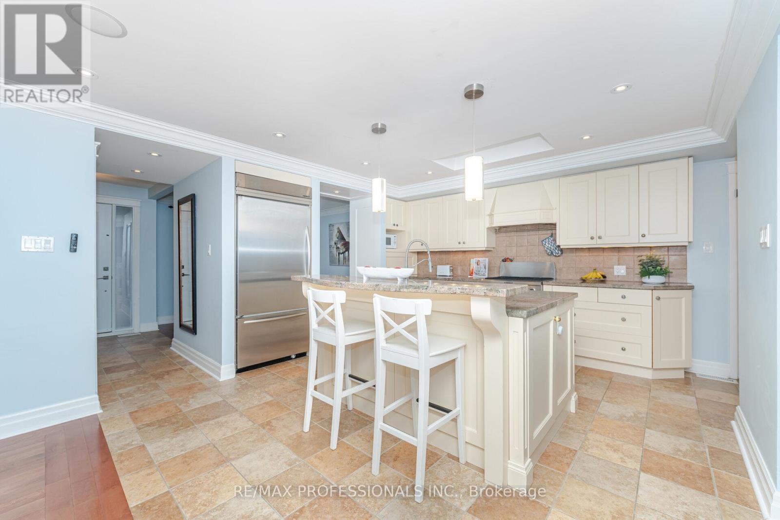 34 Lorraine Crescent, Brampton, Ontario  L6S 2R7 - Photo 14 - W12556024