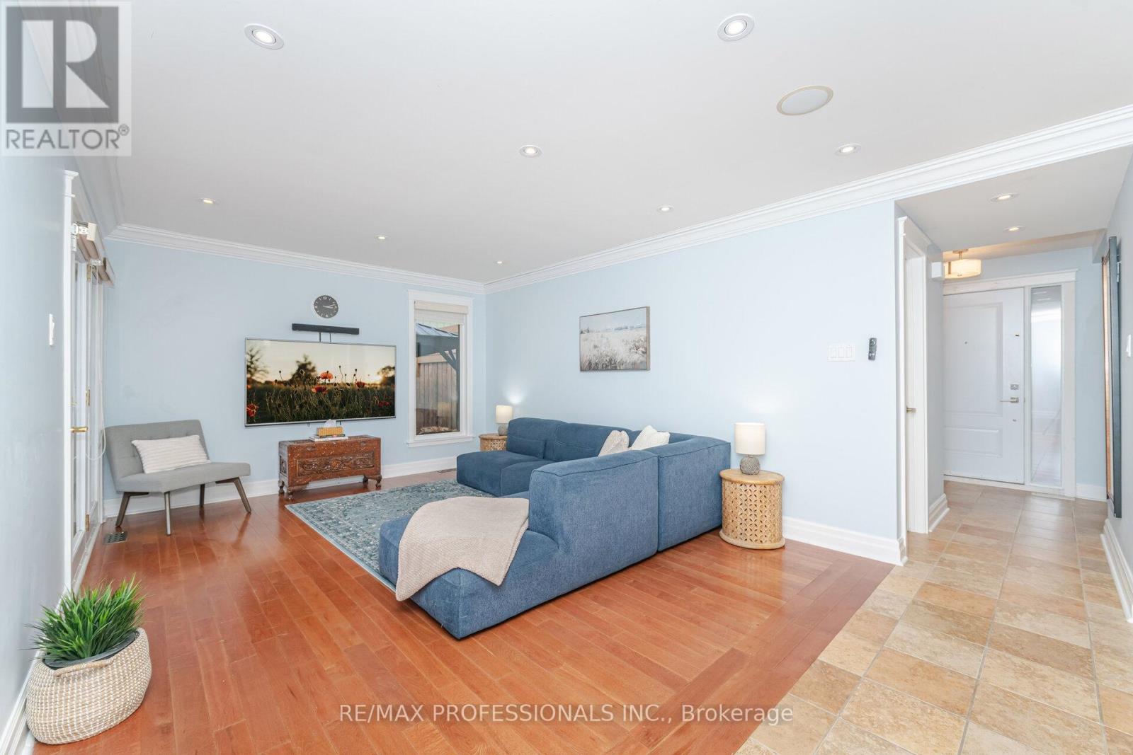 34 Lorraine Crescent, Brampton, Ontario  L6S 2R7 - Photo 18 - W12556024