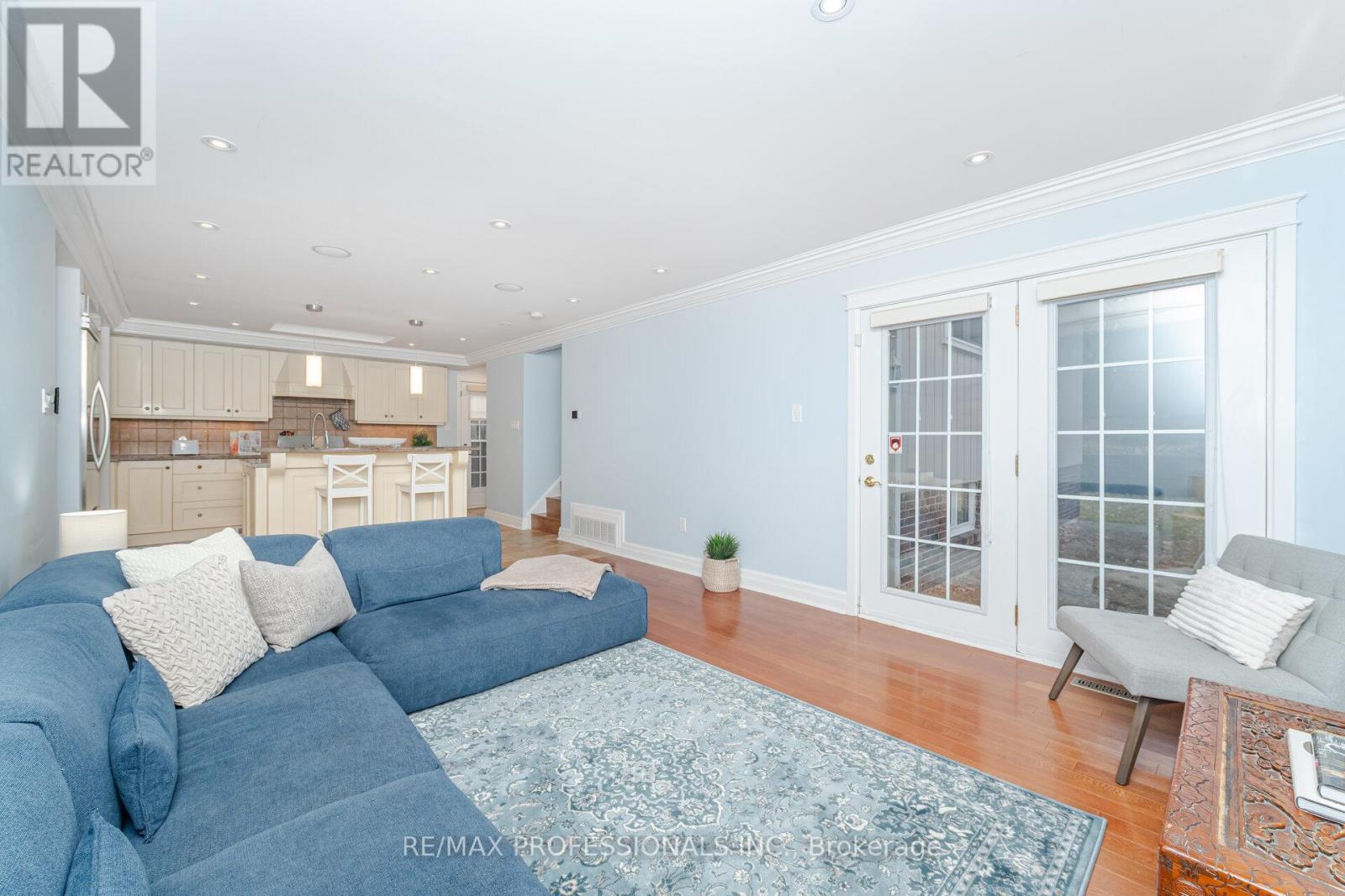 34 Lorraine Crescent, Brampton, Ontario  L6S 2R7 - Photo 21 - W12556024