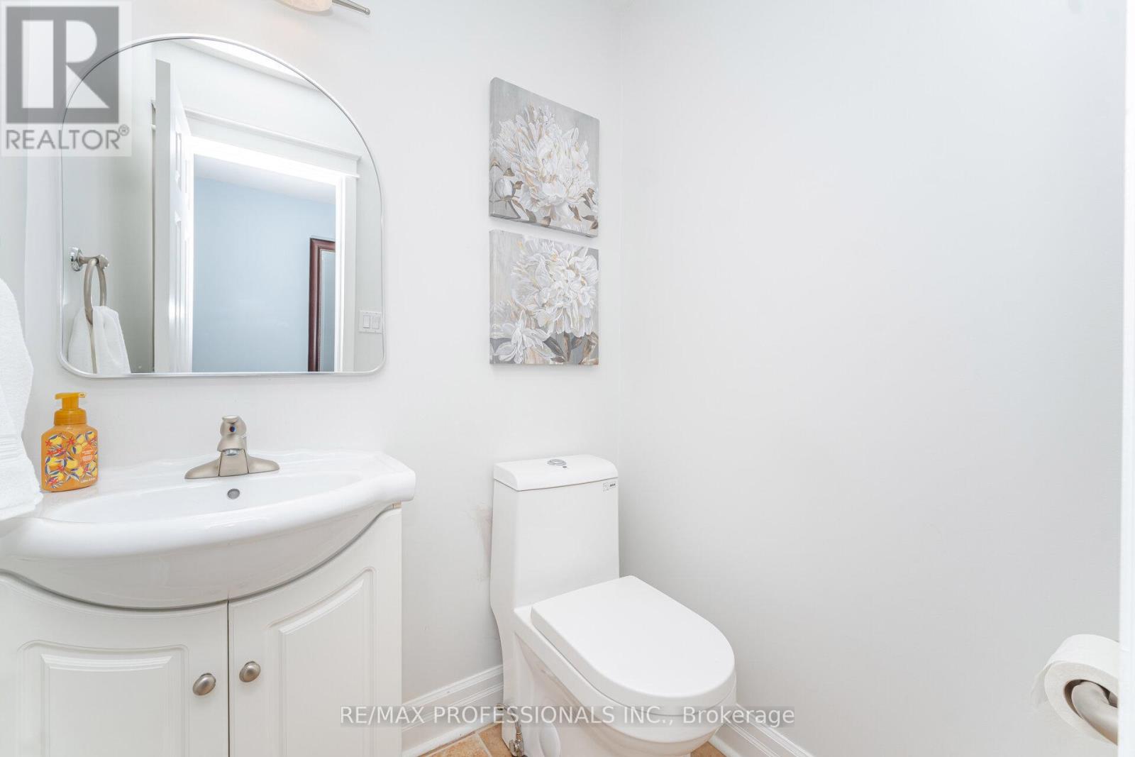 34 Lorraine Crescent, Brampton, Ontario  L6S 2R7 - Photo 22 - W12556024