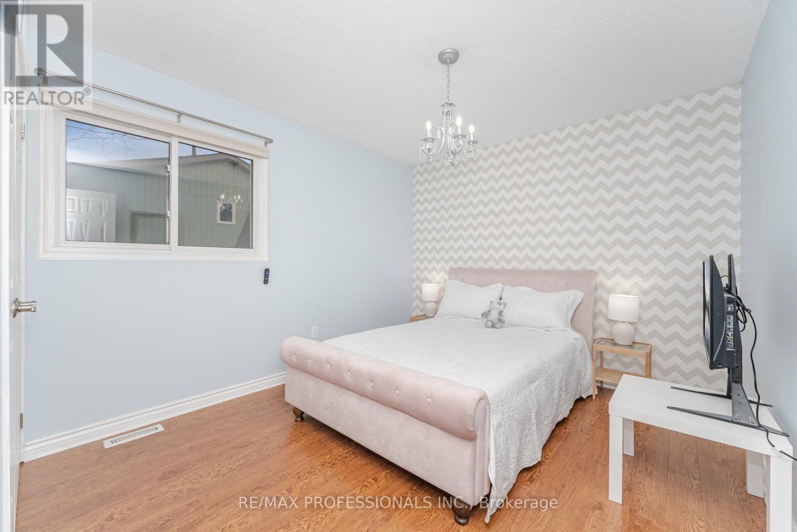 34 Lorraine Crescent, Brampton, Ontario  L6S 2R7 - Photo 26 - W12556024