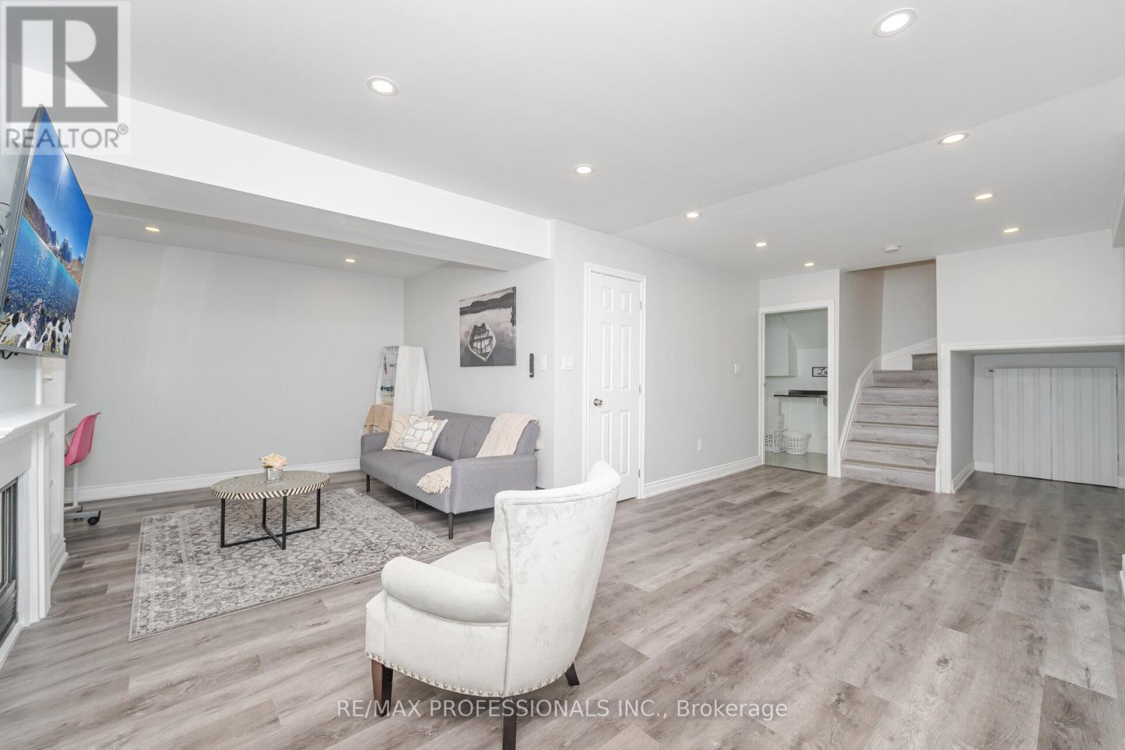 34 Lorraine Crescent, Brampton, Ontario  L6S 2R7 - Photo 31 - W12556024