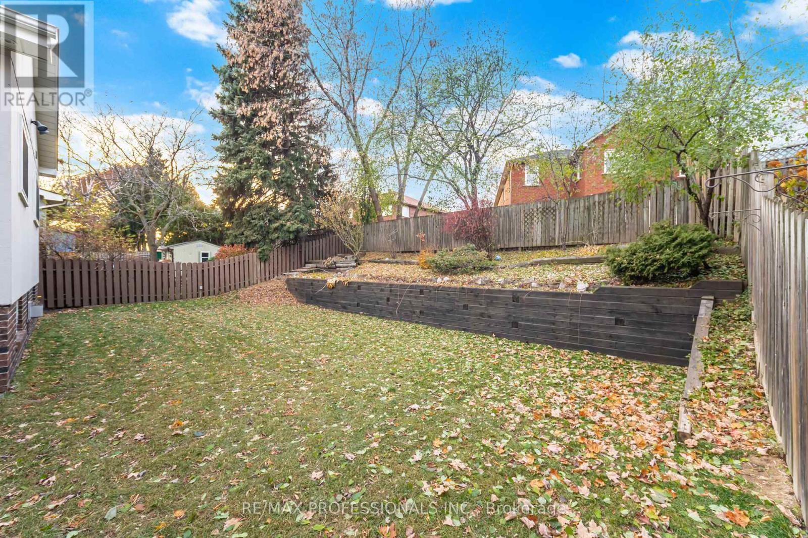 34 Lorraine Crescent, Brampton, Ontario  L6S 2R7 - Photo 38 - W12556024