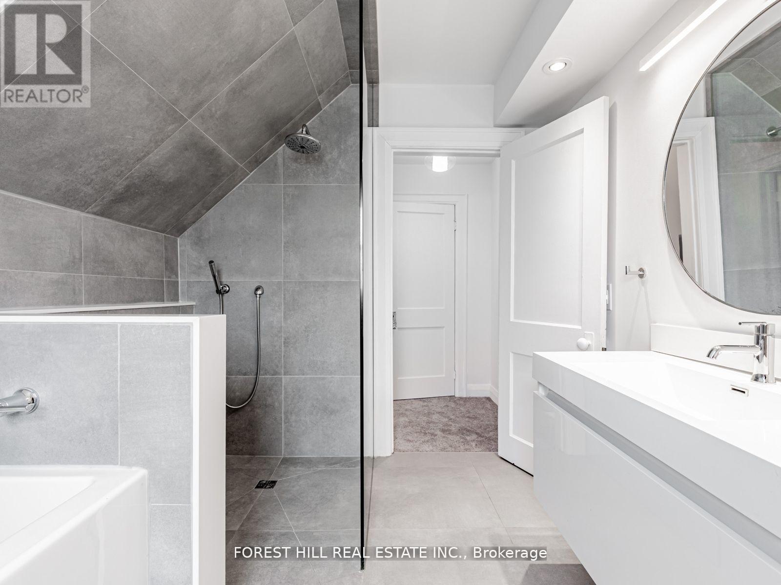 123 Bowie Avenue, Toronto, Ontario  M6E 2P8 - Photo 21 - W12556036