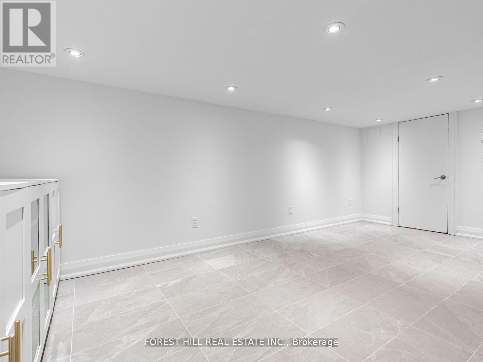 123 Bowie Avenue, Toronto, Ontario  M6E 2P8 - Photo 25 - W12556036