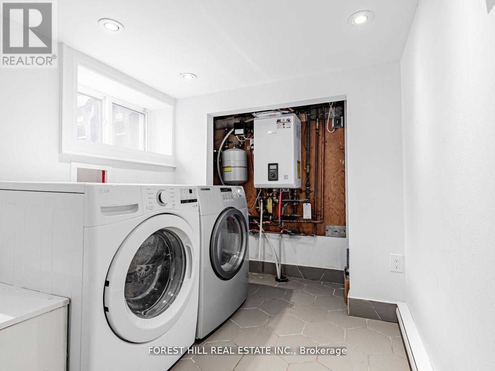 123 Bowie Avenue, Toronto, Ontario  M6E 2P8 - Photo 27 - W12556036