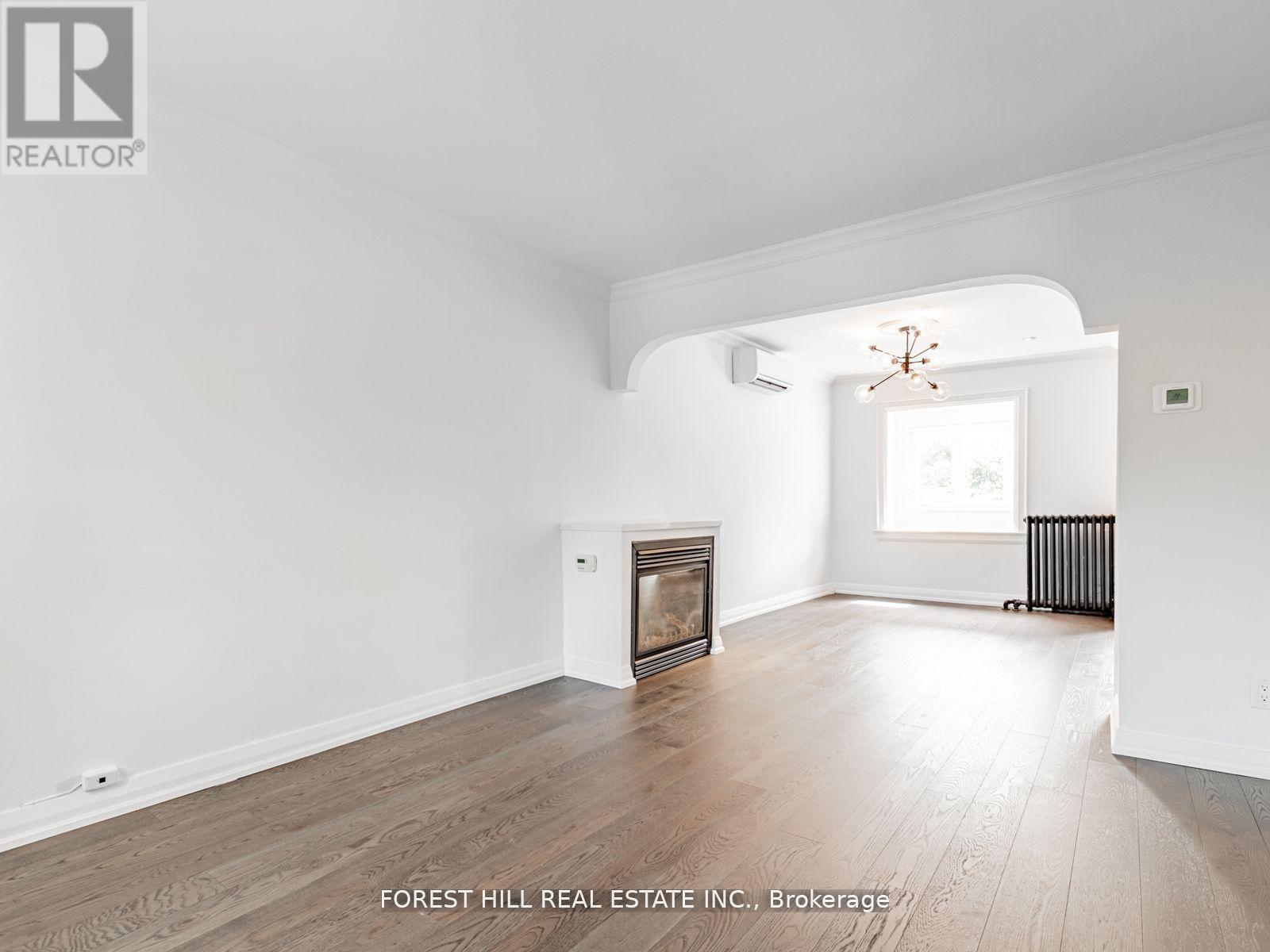 123 Bowie Avenue, Toronto, Ontario  M6E 2P8 - Photo 4 - W12556036