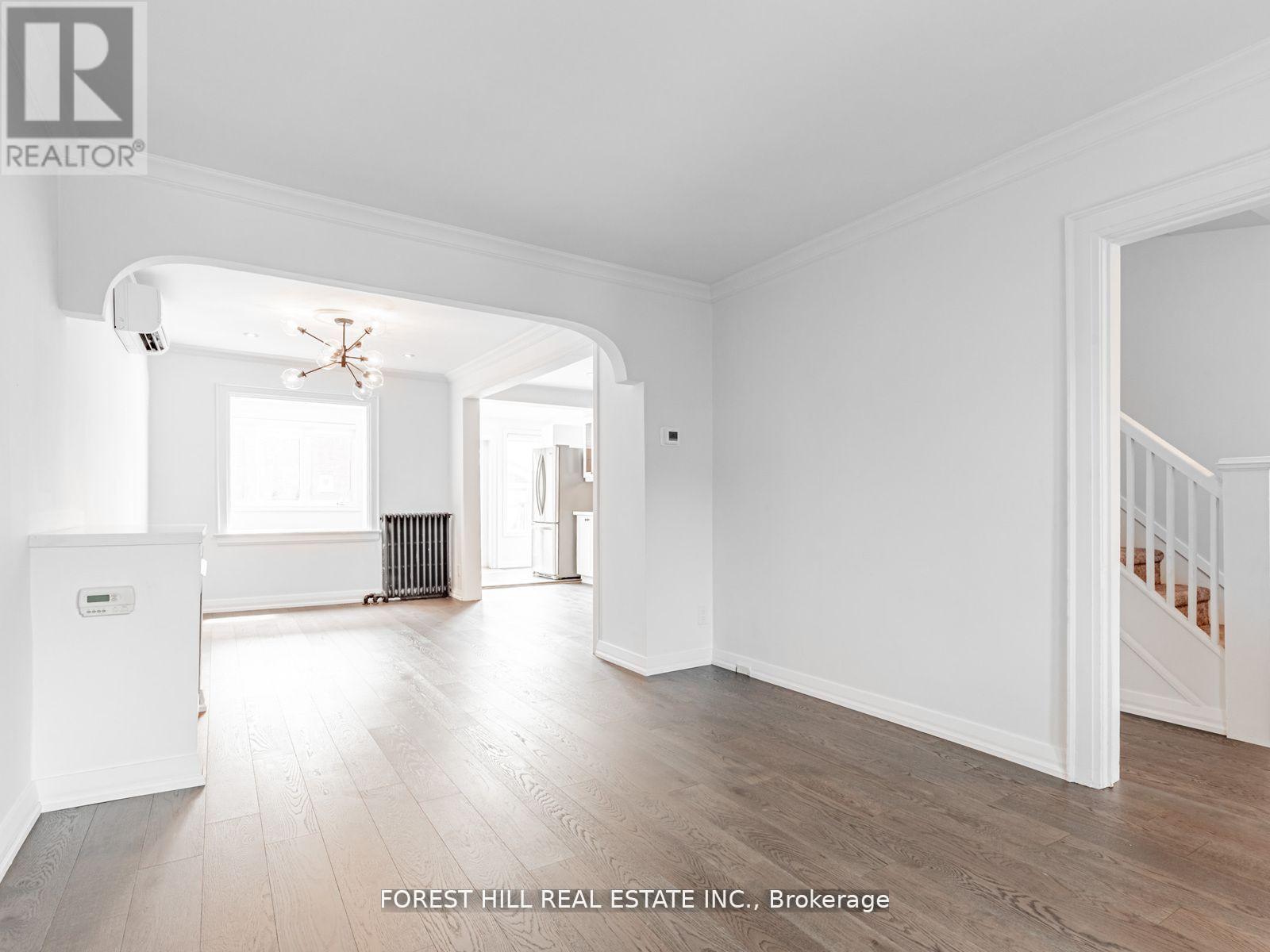 123 Bowie Avenue, Toronto, Ontario  M6E 2P8 - Photo 7 - W12556036