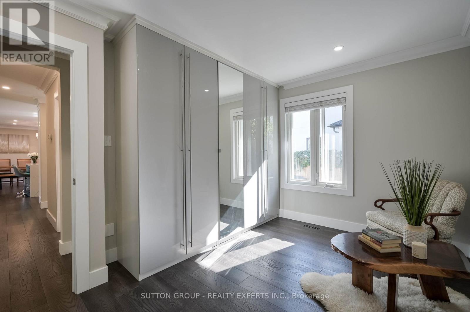 390 Wendall Place, Oakville, Ontario  L6K 2M1 - Photo 21 - W12556054