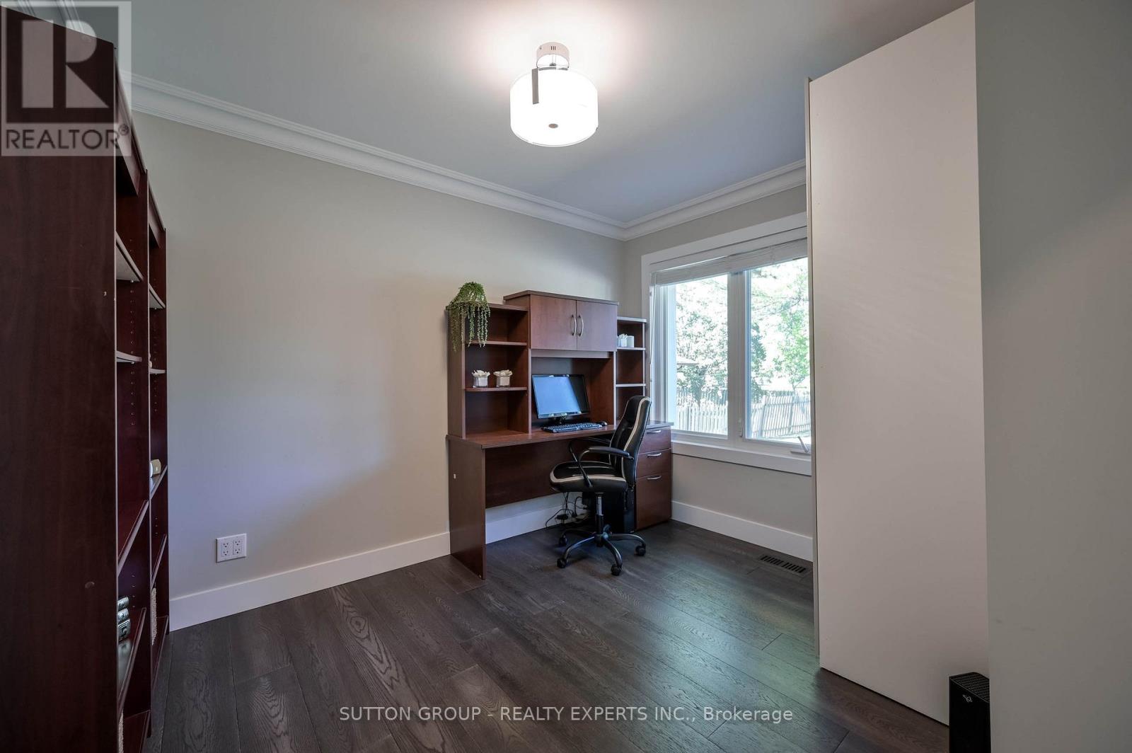 390 Wendall Place, Oakville, Ontario  L6K 2M1 - Photo 24 - W12556054