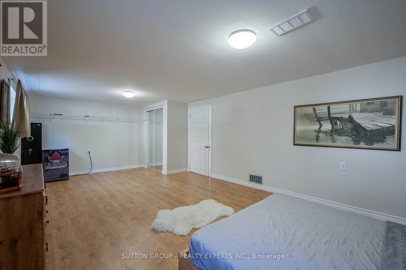 390 Wendall Place, Oakville, Ontario  L6K 2M1 - Photo 37 - W12556054