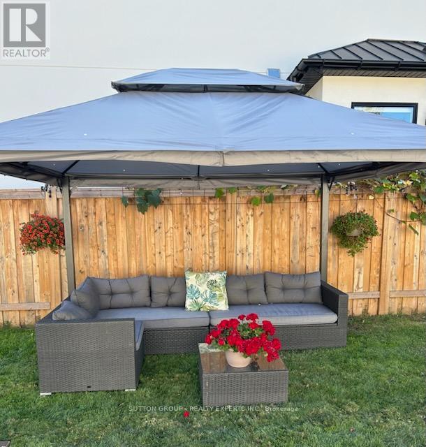 390 Wendall Place, Oakville, Ontario  L6K 2M1 - Photo 42 - W12556054