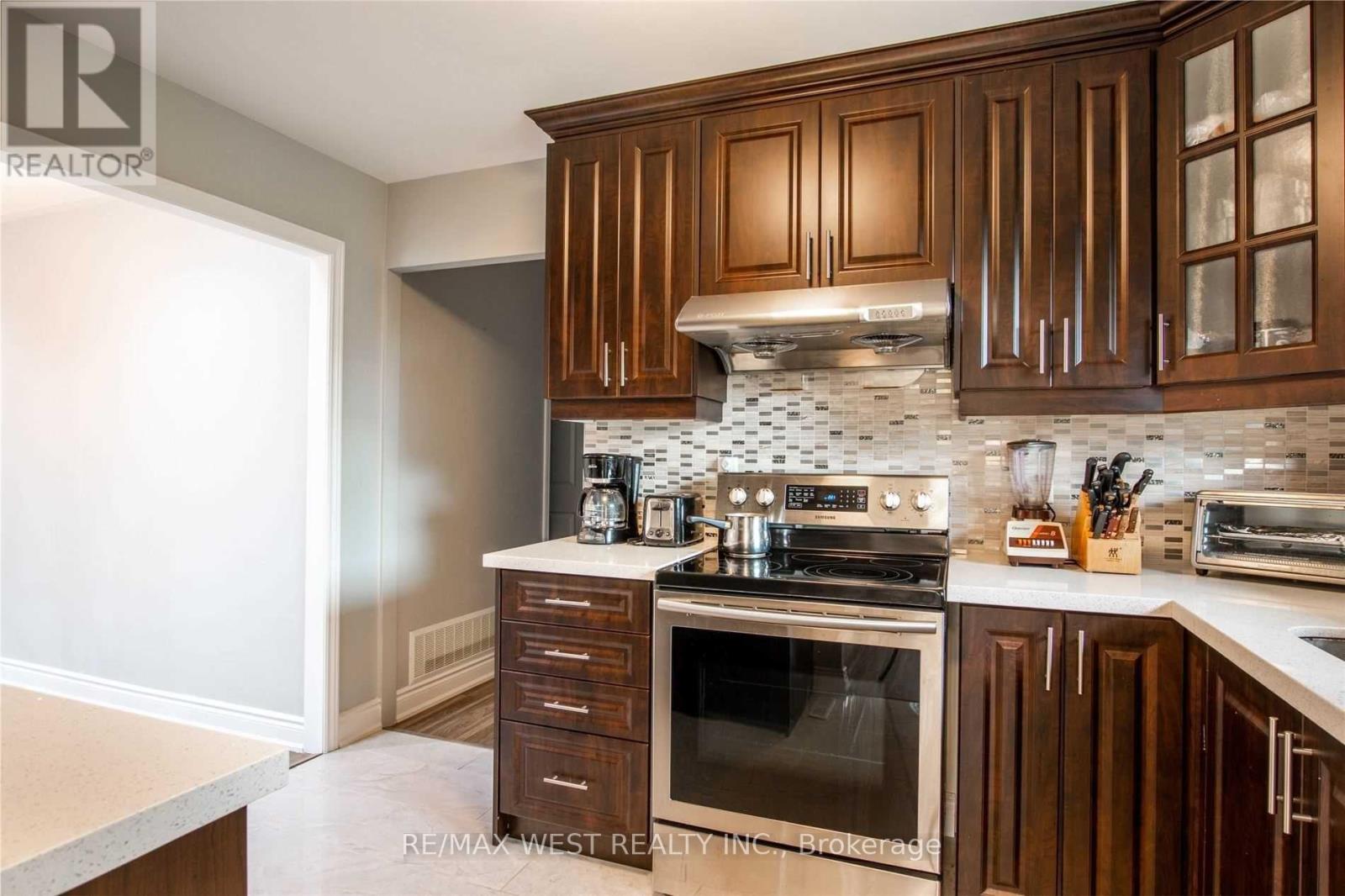 24 GABLE DRIVE, Brampton, Ontario