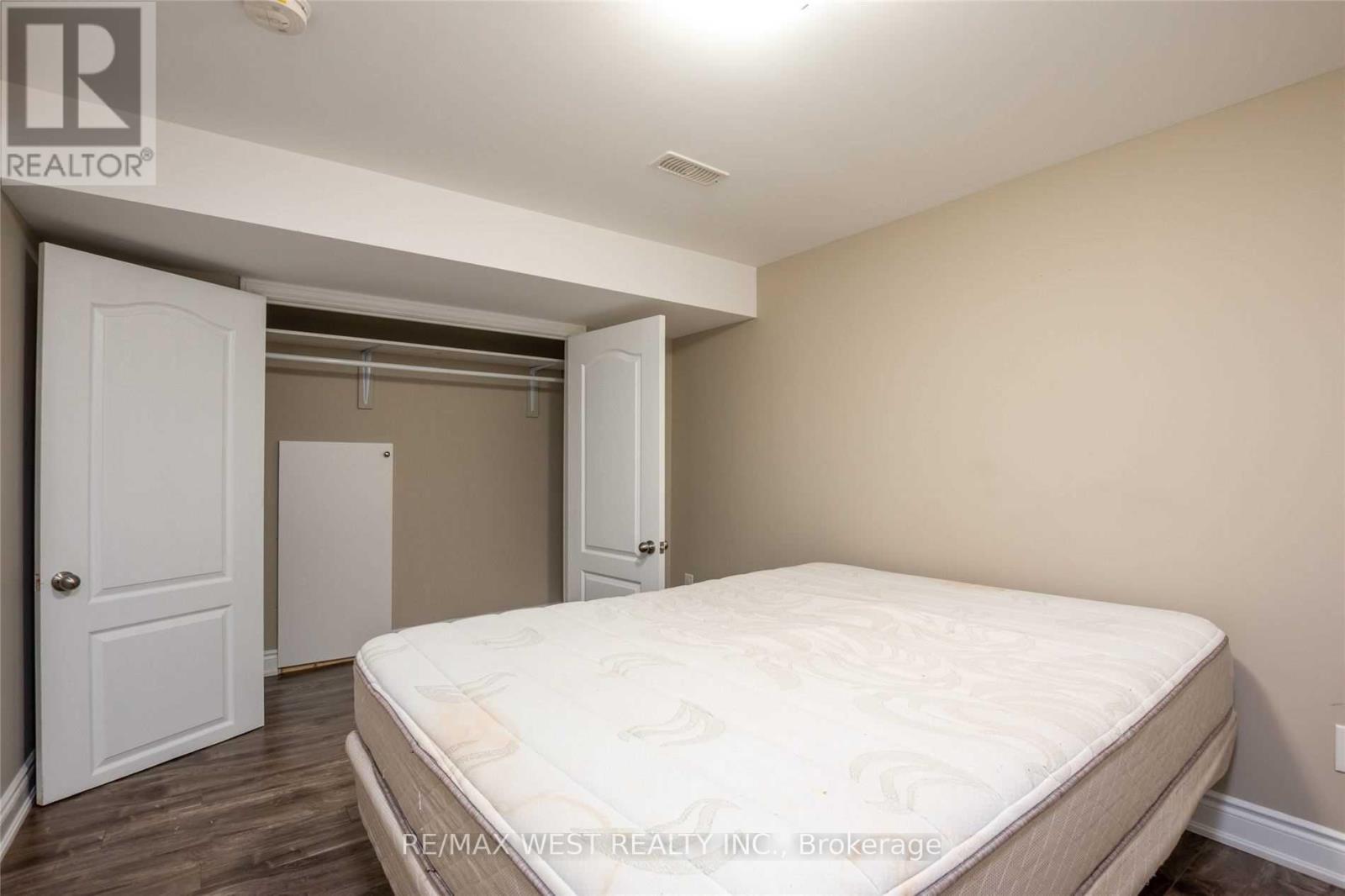 24 Gable Drive, Brampton, Ontario  L6V 2H1 - Photo 16 - W12556072