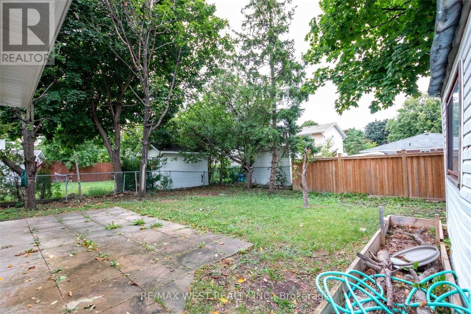 24 Gable Drive, Brampton, Ontario  L6V 2H1 - Photo 19 - W12556072