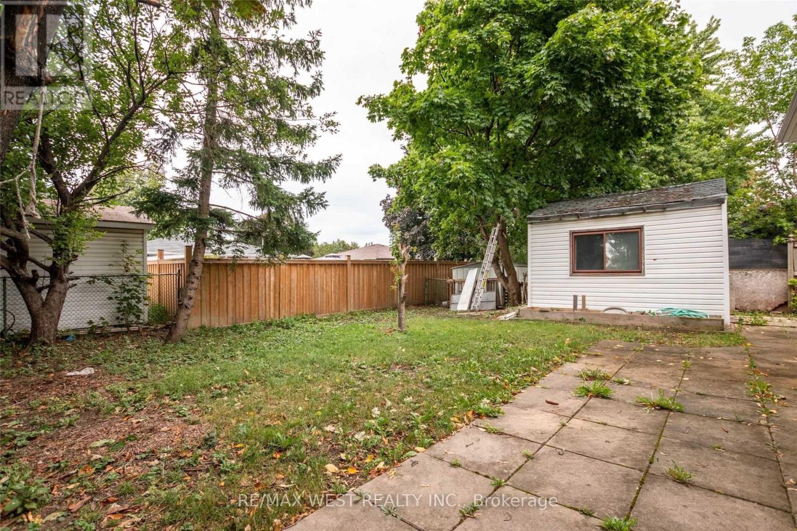 24 Gable Drive, Brampton, Ontario  L6V 2H1 - Photo 20 - W12556072