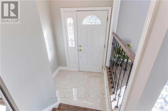 24 Gable Drive, Brampton, Ontario  L6V 2H1 - Photo 5 - W12556072