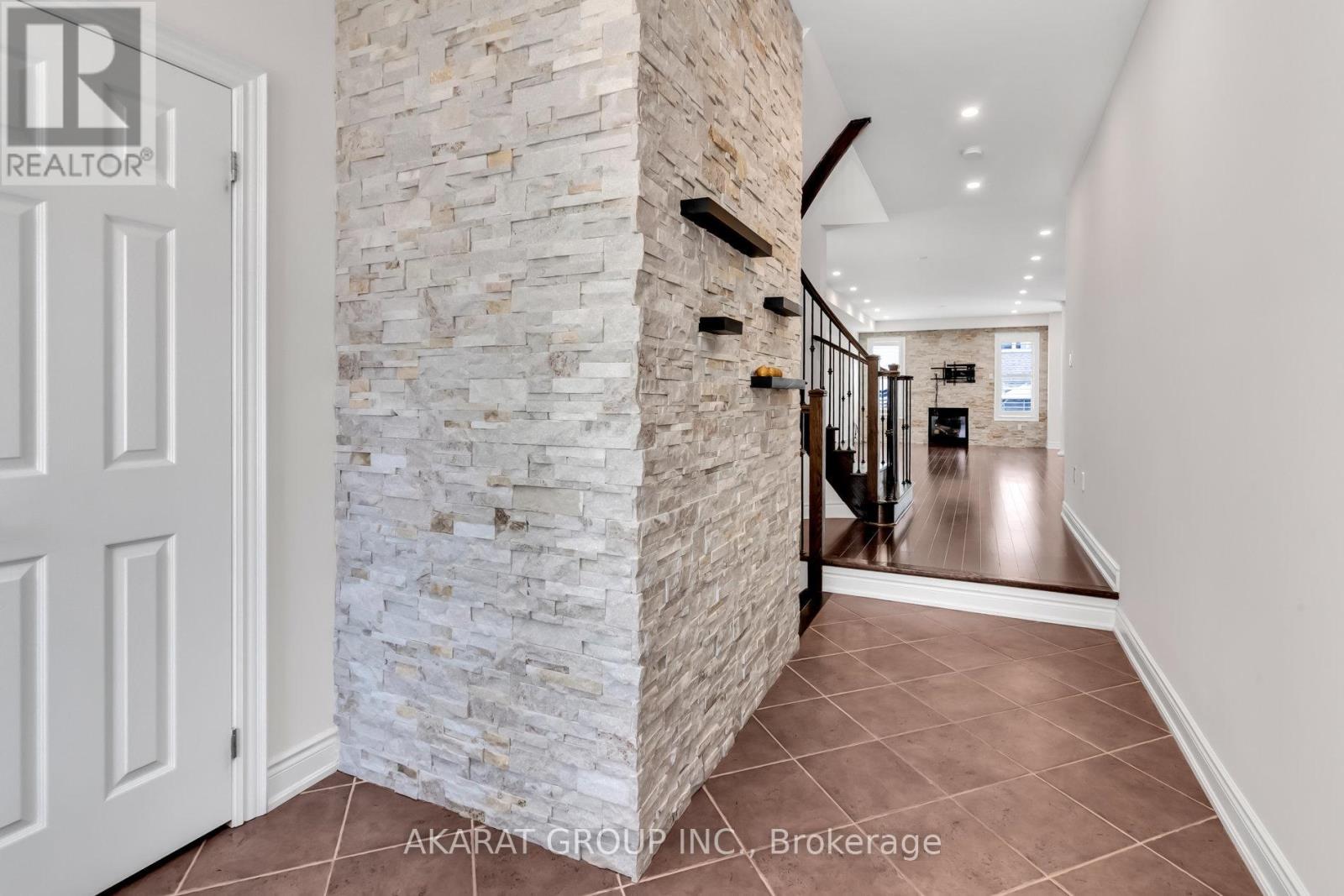 2394 Alstep Way, Oakville, Ontario  L6M 0R5 - Photo 2 - W12556090