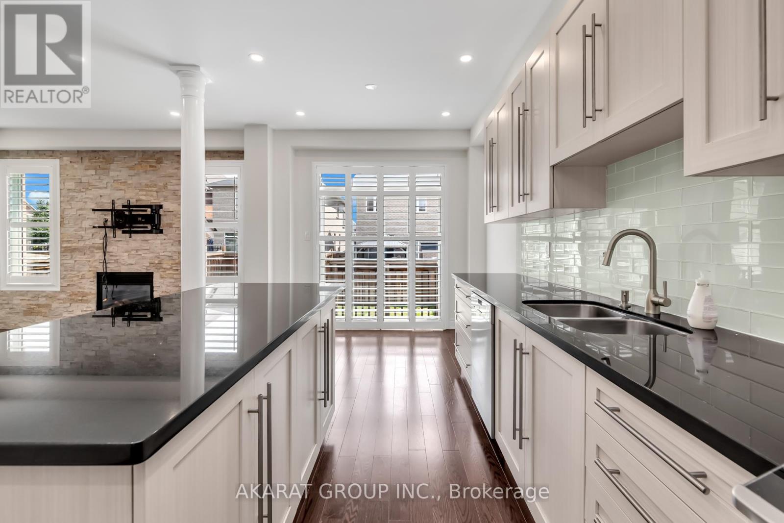 2394 Alstep Way, Oakville, Ontario  L6M 0R5 - Photo 9 - W12556090