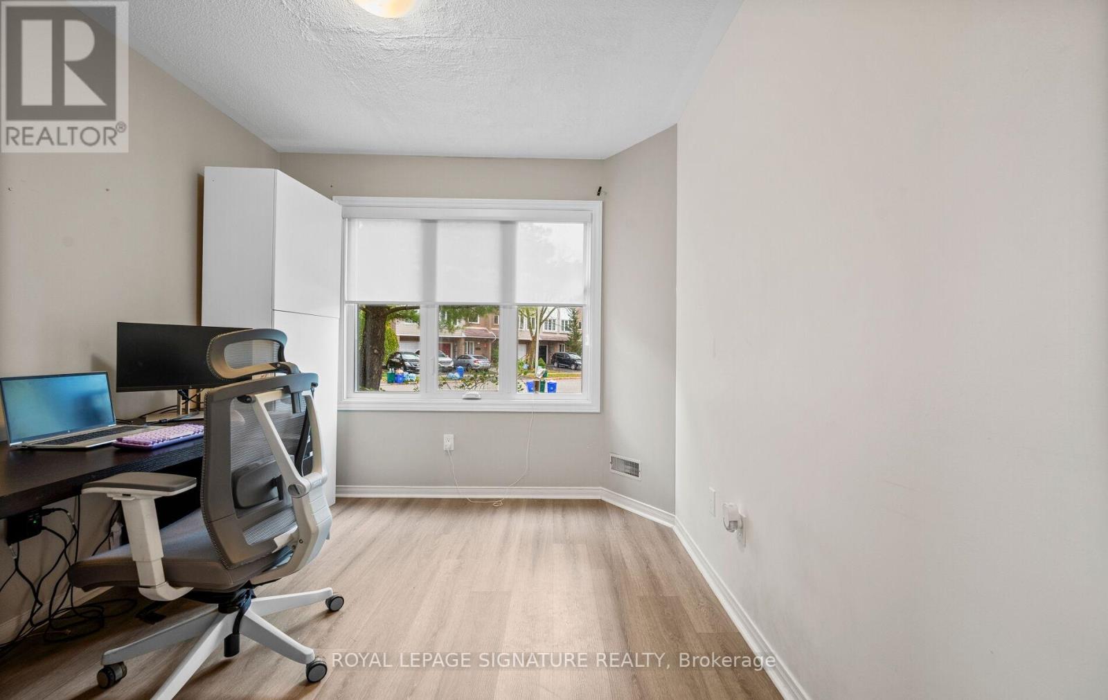 2320 Strawfield Court, Oakville, Ontario  L6H 6C2 - Photo 10 - W12556102