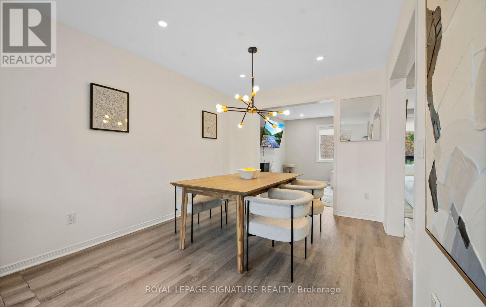 2320 Strawfield Court, Oakville, Ontario  L6H 6C2 - Photo 6 - W12556102