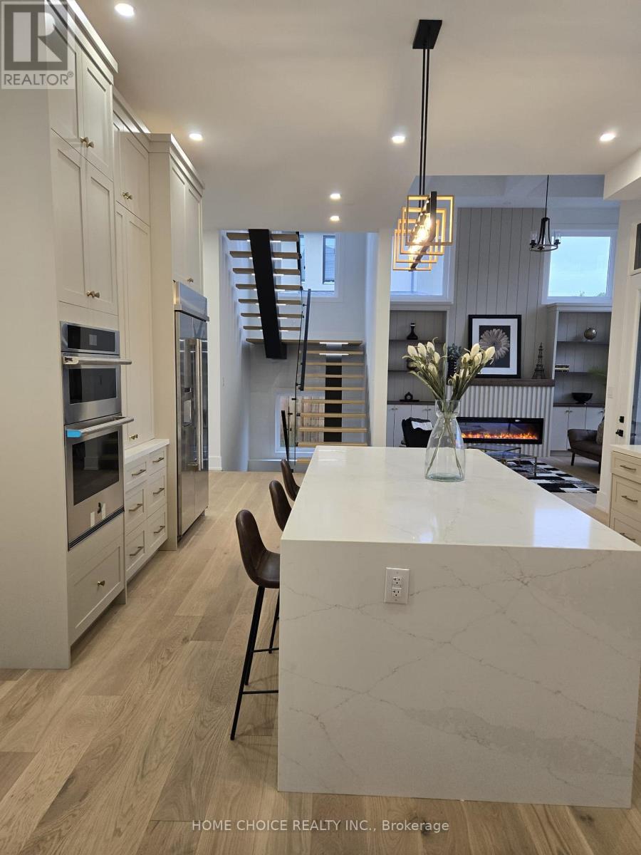 310 Tuck Drive S, Burlington, Ontario  L7L 2R1 - Photo 12 - W12556126