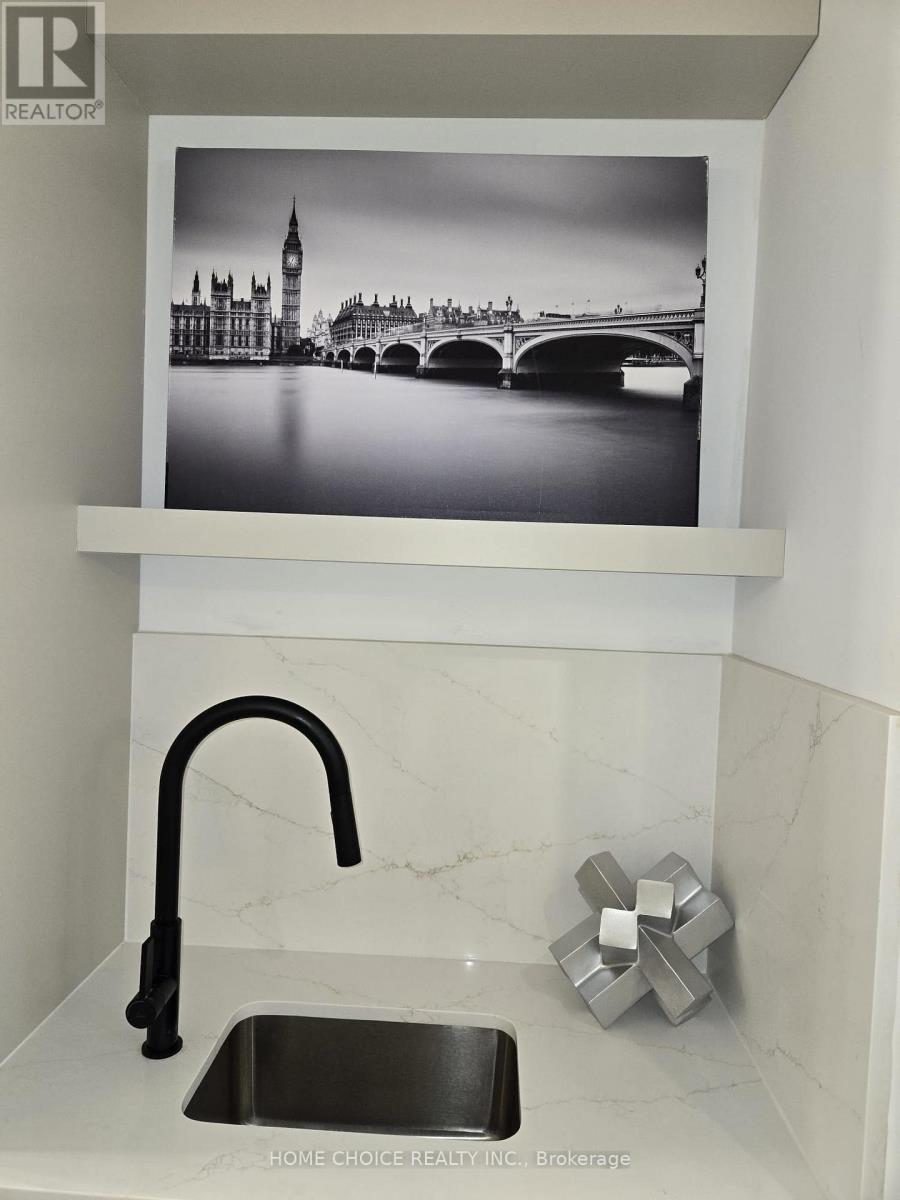 310 Tuck Drive S, Burlington, Ontario  L7L 2R1 - Photo 13 - W12556126