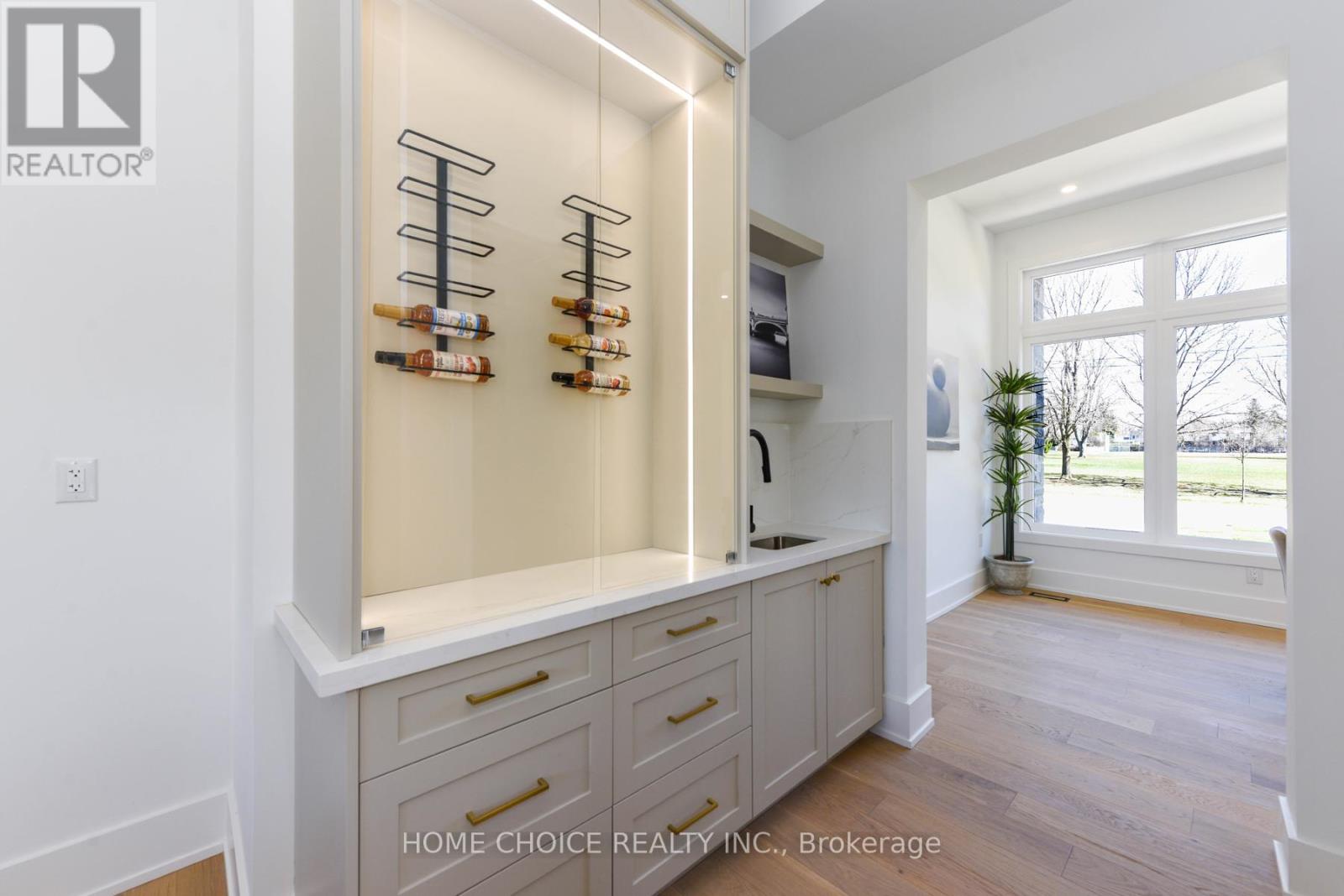 310 Tuck Drive S, Burlington, Ontario  L7L 2R1 - Photo 16 - W12556126