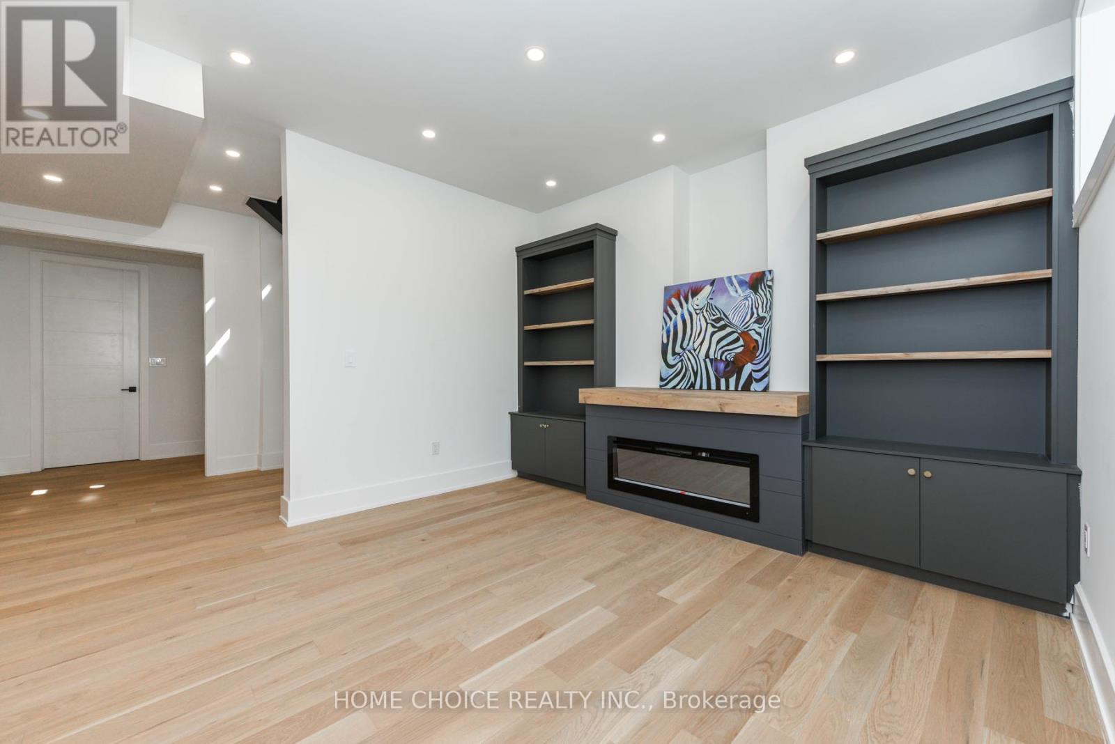 310 Tuck Drive S, Burlington, Ontario  L7L 2R1 - Photo 32 - W12556126